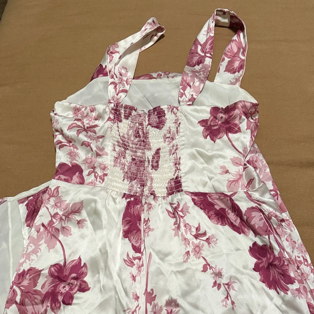 Reformation Earl Silk Maxi Dress Crista
Pink Floral - Picture 9 of 9